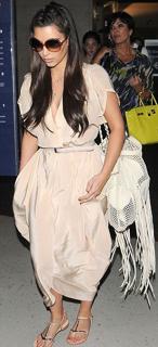 Kim Kardashian feet photo thumbnail