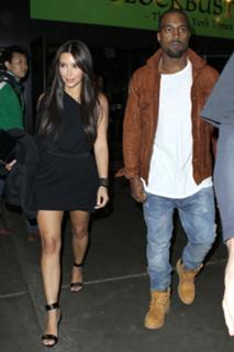 Kim Kardashian feet photo thumbnail