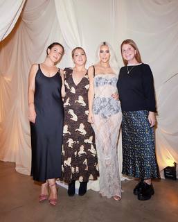 Kim Kardashian feet photo thumbnail