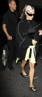 Kim Kardashian feet photo thumbnail