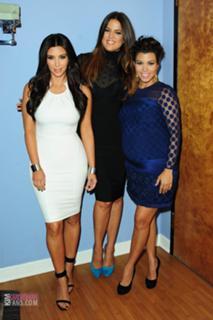 Kim Kardashian feet photo thumbnail