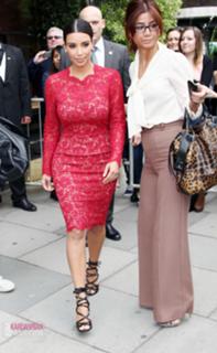 Kim Kardashian feet photo thumbnail