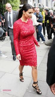 Kim Kardashian feet photo thumbnail