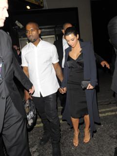 Kim Kardashian feet photo thumbnail