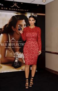 Kim Kardashian feet photo thumbnail