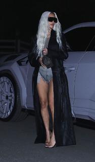 Kim Kardashian feet photo thumbnail