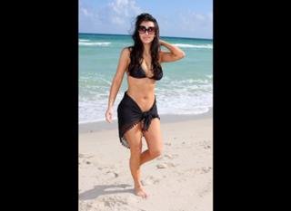 Kim Kardashian feet photo thumbnail