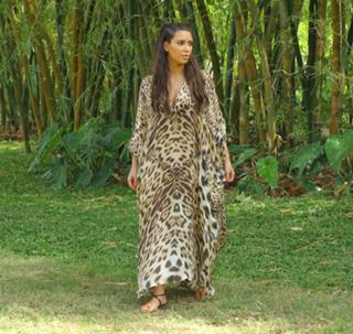 Kim Kardashian feet photo thumbnail