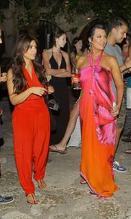 Kim Kardashian feet photo thumbnail