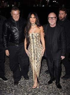 Kim Kardashian feet photo thumbnail