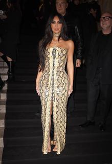 Kim Kardashian feet photo thumbnail
