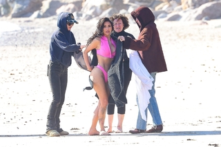 Kim Kardashian feet photo thumbnail