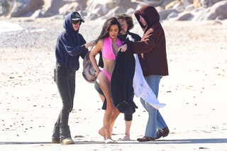 Kim Kardashian feet photo thumbnail