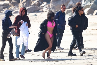 Kim Kardashian feet photo thumbnail