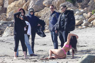 Kim Kardashian feet photo thumbnail