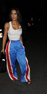 Kim Kardashian feet photo thumbnail