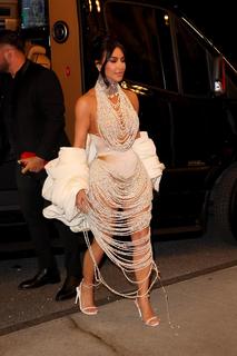 Kim Kardashian feet photo thumbnail