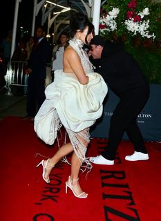 Kim Kardashian feet photo thumbnail