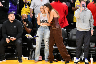 Kim Kardashian feet photo thumbnail