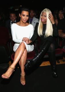 Kim Kardashian feet photo thumbnail