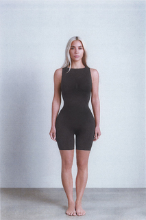 Kim Kardashian feet photo thumbnail