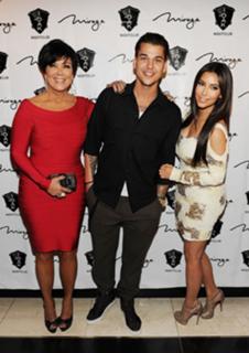 Kim Kardashian feet photo thumbnail