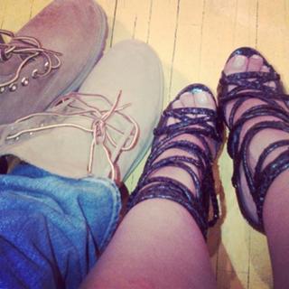 Kim Kardashian feet photo thumbnail