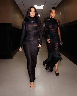 Kim Kardashian feet photo thumbnail