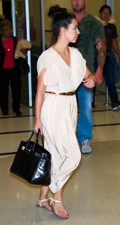 Kim Kardashian feet photo thumbnail