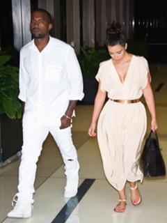 Kim Kardashian feet photo thumbnail