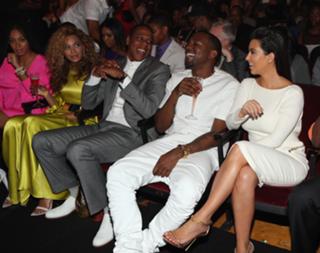 Kim Kardashian feet photo thumbnail