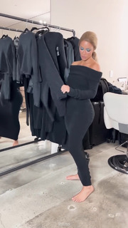 Kim Kardashian feet photo thumbnail