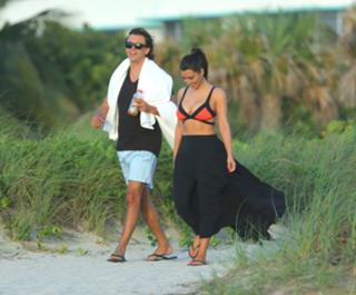 Kim Kardashian feet photo thumbnail