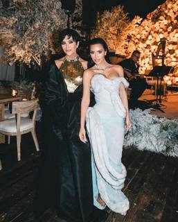 Kim Kardashian feet photo thumbnail