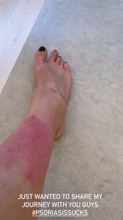 Kim Kardashian feet photo thumbnail