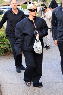Kim Kardashian feet photo thumbnail