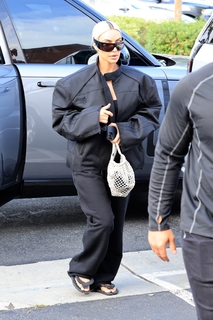 Kim Kardashian feet photo thumbnail