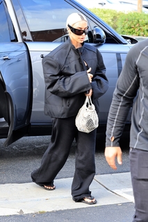 Kim Kardashian feet photo thumbnail