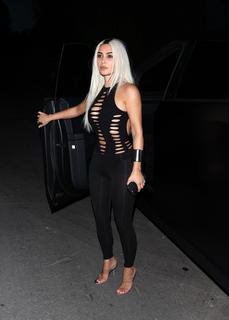 Kim Kardashian feet photo thumbnail