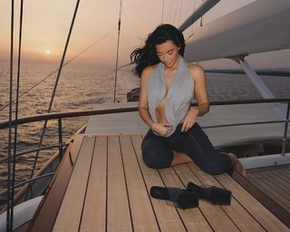 Kim Kardashian feet photo thumbnail