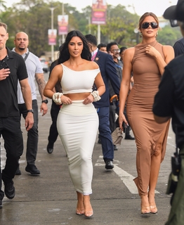 Kim Kardashian feet photo thumbnail