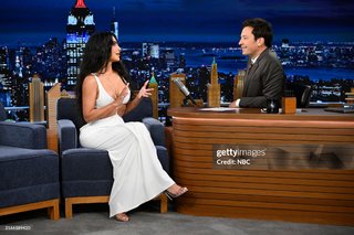 Kim Kardashian feet photo thumbnail