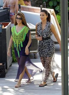 Kim Kardashian feet photo thumbnail