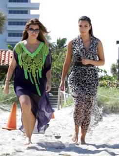 Kim Kardashian feet photo thumbnail