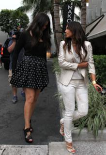Kim Kardashian feet photo thumbnail
