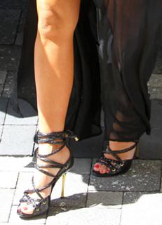 Kim Kardashian feet photo thumbnail