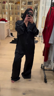 Kim Kardashian feet photo thumbnail
