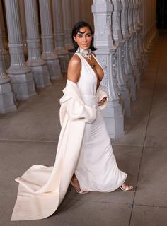 Kim Kardashian feet photo thumbnail