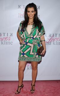 Kim Kardashian feet photo thumbnail