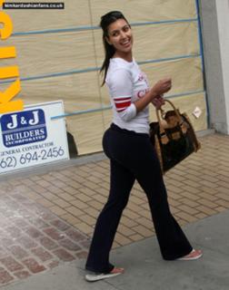 Kim Kardashian feet photo thumbnail